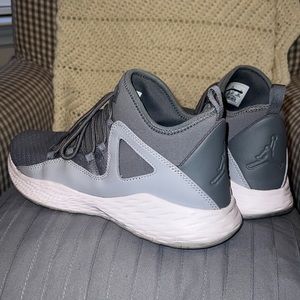 LIKE *NEW AIR JORDAN FORMULA 23(Wolf Gray)